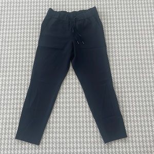 Lululemon Women’s Black Straight Leg Pants Size 6